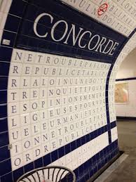 I Love The Decor In Concorde Metro Line 12 It Was Created By Artist Francoise Schein Who Used Tiles Spelling The Declaration Of 1789 Typographie