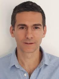 Dr Amos Martínez-García