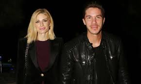 We did not find results for: Eyaggelia Arabanh Nikos Oikonomopoylos Aytos Einai O Logos Toy Oristikoy Xwrismoy Toys Photos Gossip Tv Gr