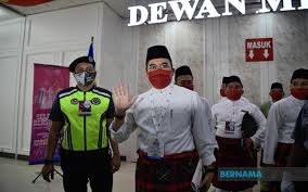Asyraf wajdi dusuki bercakap pada sidang media mesyuarat pemuda. Bernama Umno Youth Outlines Five Recipes For Victory In Ge15