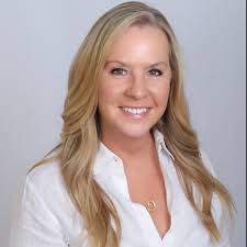 Jennifer Lapierre's Instagram, Twitter & Facebook