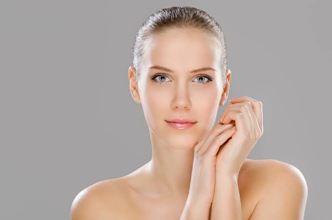 Consejos para salir de casa sin maquillaje y verte INCREÍBLE | Estilo de  Vida Belleza | Univision