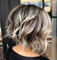 Inverted Wavy Bob With Shaggy Ends Bobhairstylesforfinehair Choppy Bob Hairstyles Bob Hairstyles Hair Styles