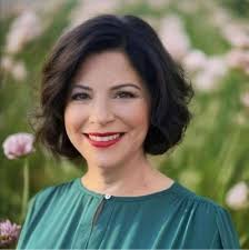 7 Office Red Flags Smart Women Notice Early