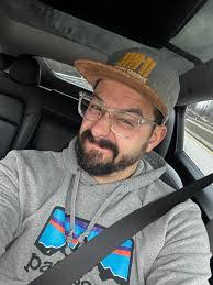 Robin Mccurry's Instagram, Twitter & Facebook