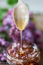Lilac Flower Honey Foraged Food Edible Flowers Blossoms Spring Wildflower Honey Recipe Foraged Food Homemade Pretzels Recipe Cold Drinks Recipes