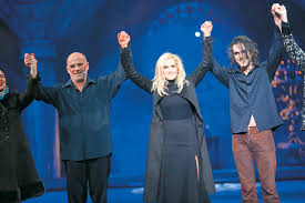 Ολοι τα ελληνικά ραδιόφωνα σε έναν κατάλογο. Aimilianos Stamatakhs Apo Tis Kampanes Me Th Bissh Sto Mioyzikal Joseph Sthn Agglia