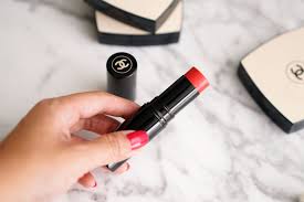 Chanel Les Beiges Healthy Glow Gel Touch Foundation отзывы Pin By Juli Plo On Opi In 2020 Chanel Les Beiges Chanel Blush Chanel Beauty