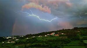 Pense no sexo oral normal, mas com uma diferença. P Coura Jovem Capta Relampago A Beijar Arco Iris Foto Esta A Deslumbrar Internet