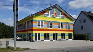 Das haus, ein klassischer altbau aus dem jahr 1911 (teilweise wiederaufbau 1950), hat uber die jahrzehnte. Haus Der Farben Langenhahn Photos Facebook