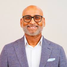 Today at Enterprise Connect, I was honored to receive the IT Women's  Leadership Spotlight award. Over nearly two decades, my journey has evolved  from a technician spending Friday nights in a switch… |