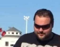 Un exploitant de piste de courses de chevaux perd son permis