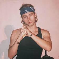 24, born 16 july 1996. Luke Hemmings Fans Home Facebook