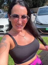 Struggles and experiences with sobriety and controlled drinking