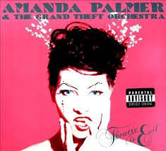 Amanda Lapalme's Instagram, Twitter & Facebook