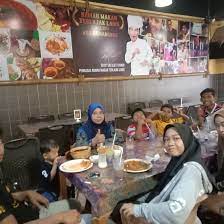 Kaya dan terkenal dengan berbagai jenis restoran dan kafe yang menghidangkan aneka jenis makanan dan minuman, tidak hairanlah tempat makan di kawasan sini sentiasa dibanjiri orang! Muaz Heiqal Jalan Jalan Cari Makan Subang Jaya Facebook
