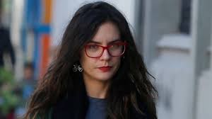 La ex líder estudiantil y actual diputada camila vallejo destacó que este proyecto hace justicia. La Diputada Camila Vallejo Se Pronuncio En Twitter Sobre Situacion En Venezuela Y No Le Fue Nada Bien Epicentro Chile