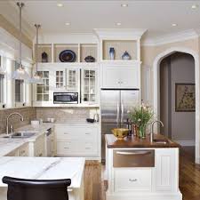 Space Above Cabinets Cabinets W Dental Molding Design Pictures Remodel Decor And Ideas Page 2 Kitchen Soffit Above Kitchen Cabinets Kitchen Design