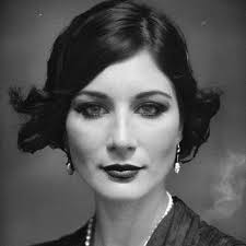 How to preserve a wedding cake during transportation from Victoria to South  Australia?