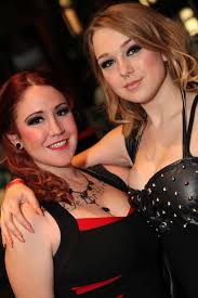 File:Demonika Devour & Alaina Fox - 2013 AVN Awards (839) ***-**** ...