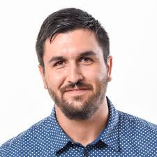 Ladies and gentlemen, can I please have your attention?