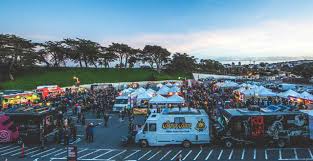 Off the grid travels to different locations and serves a variety of food. Your Comprehensive Guide To Off The Grid Season Sf Station