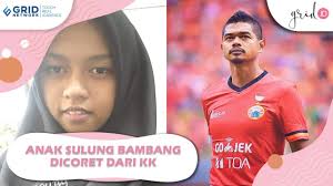 Punya Tampang Blasteran hingga Dulu Moncer tapi Mendadak Banting Setir  Jualan Pisang Goreng, Begini Penampakan Depan Rumah Stuart Collin yang  Ditempatinya Saat Masih Jadi Suami Artis Ini