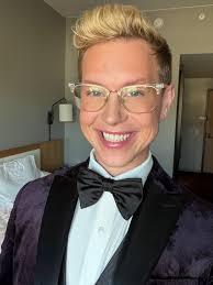 All glammed up for the awards! For any of you that commented