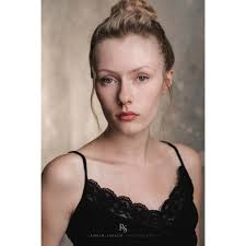 Lucy Simmonds REP: Daisy & Dukes Ltd www.robinsavage.co.uk