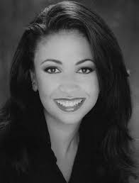 BULLuIvGL TAĸES CEvTER STAGE AS FOCUS OF FIRμ EVEvT