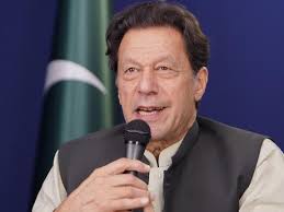 Pakistan army offer Former PM Imran khan should leave country to avoid army  act rule go london Dubai | Pakistan Army Offer Imran Khan: 'देश छोड़ दो इमरान  खान', आर्मी एक्ट से
