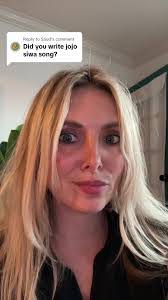 Bri Smith's Instagram, Twitter & Facebook