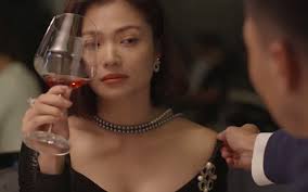 Khán giả xanh mặt trước gã chồng ghen tuông bệnh hoạn, cứ cãi vã là đè vợ  ra ân ái