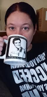 Goodmorning friends 😊 Today a busy day starting to see the doctor 👨🏻‍⚕️  Try to work in the office and this afternoon see if they can fix my old  face 😂😂 at