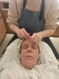 Face reflexology is my most popular treatment and its easy to see why. Book  your next treatment and see the benefits for yourself.  https://holisticbeatz.as.me/