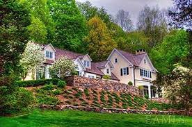 Top Celebrity Homes Inside Blake Lively And Ryan Reynolds New Home Love Nest In The New York Countryside W Celebrity Houses Ryan Reynolds House Blake Lively