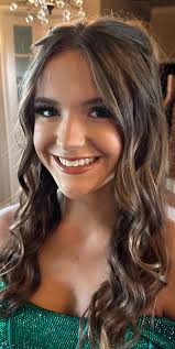 Prom makeup for this girl💚 she is so stunning!!!