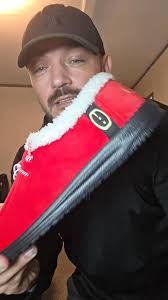 You rocking these hey dudes? I think they are 🔥 if you want a pair I can  send a link.