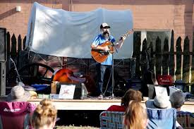 The Littlest Birds and Weylian Ann entertain at Fort Cody
