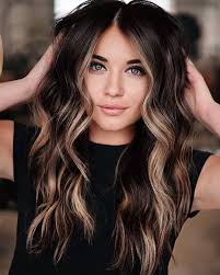 Tendenze, colori e how to. Face Framing Tutto Quello Che C E Da Sapere Sulla Schiaritura Capelli Trucchi Tv