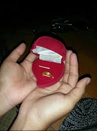 Agar anda bisa memilih cincin terbaik, berikut kami hadirkan 4 tips memilih cincin tunangan untuk anda. Cincin Cincin Tunangan Steemit