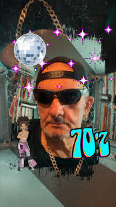 One of my favourite dance songs from the 70’s Here’s my attempt to sing  “You’ll Never Find Another Love Like Mine” by Lou Rawls it reached No10 in  the UK charts in 1976 😎🎤🎶🎶🎶🎶