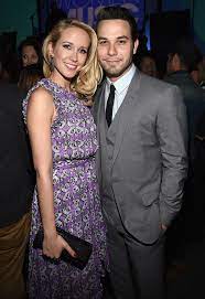 Anna ragsdale camp (born september 27, 1982) is an american actress and singer. Anna Camp And Skylar Astin Split People Com
