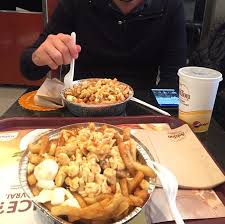 Because i care for authenticity and uniqueness, i have put together a list of quebec city's best classic poutines with a focus on individual ingredients: Poutine Ashton Picture Of Chez Ashton Quebec City Tripadvisor