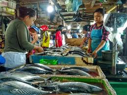 Kedonganan fish market is bali's main marketplace where fishing boats land daily and deliver their fresh catch. Tripadvisor Suasana Pasar Ikan Kedonganan ØµÙˆØ±Ø© Jimbaran Fish Market Ø¬ÙŠÙ…Ø¨Ø§Ø±Ø§Ù†