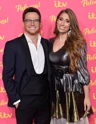 Stacey solomon stole the hearts of the uk nation back in 2009 when she auditioned for the x factor uk! 2021 Stacey Solomon Ist Die Ganze Nacht Wach Als Der Einjahrige Sohn Rex Schlecht Fallt Gettotext Com