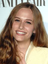 Zoe Graham's Instagram, Twitter & Facebook