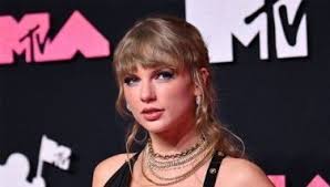 Festive Christmas wedding for Rodjun & Dianne