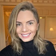 Com esse tratamento, a luta contra as olheiras se torna muito mais fácil!  Conheça o NCTF, um composto de ácido-hialurônico não reticulado e mais 55  ativos nutritivos para a derme. Esse composto