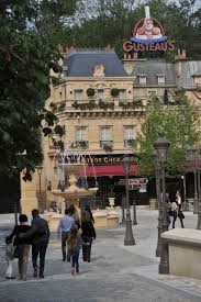 Alek skarlatos, alisa allapach, alix bénézech and others. Bienvenue To Our Guests At La Place De Remy Disney Parks Blog